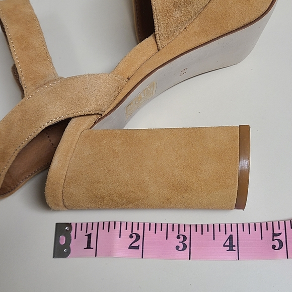 Jeffrey Campbell Tan Platform Sandals - Picture 13 of 13